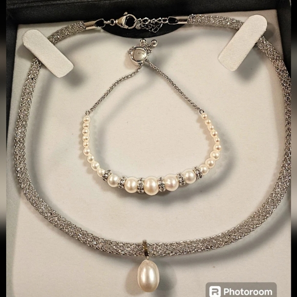 Bracelet Simulated Pearl with Silver & Crystal Embellished Separators - Picture 9 of 10